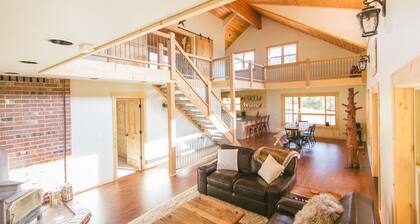 Mukava kotiin kaunis näköala laaksoon - 5 hehtaaria - yksityinen poreallas