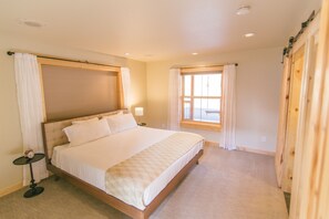 3 bedrooms, travel cot, WiFi, bed sheets