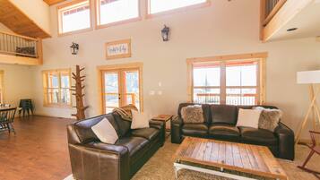 Smart TV, fireplace, DVD player, stereo