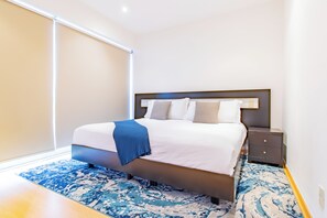 2 Schlafzimmer, Zimmersafe, Schreibtisch, Bügeleisen/Bügelbrett