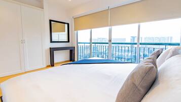 2 bedrooms, in-room safe, desk, iron/ironing board