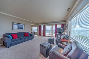 Flat-screen TV, fireplace, video games, DVD player