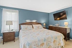 3 soverom, skrivebord, strykejern/-brett og wi-fi (inkludert)