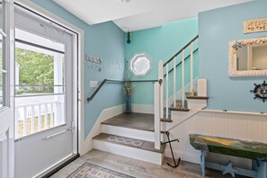 Interior - 8 Ocean Rd - Renovated pet-friendly home, .3 mi from beach w. central A/C! (Sandwich)