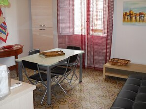 Dining - TRAPANI HOLIDAY HOME LOW COST 2 (TRAPANI)
