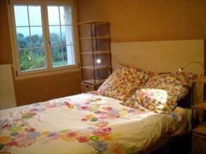4 chambres, fer et planche à repasser, Wi-Fi, draps fournis