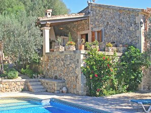 Outdoor pool - Ses Tanquetes: private swimming pool, internet, garden, barbecue and terrace. (Sineu)