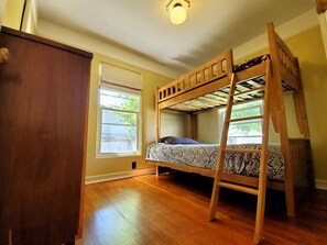 2 Schlafzimmer, Bügeleisen/Bügelbrett, Reisekinderbett, kostenloses WLAN