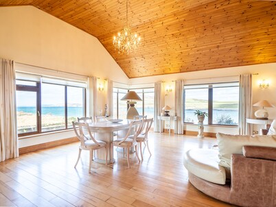 Spectacular Setting Overlooking Beach