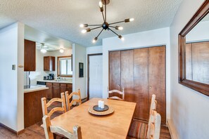 Dining - Central Steamboat Condo: Outdoor Hot Tub & Pool! (Steamboat Springs)