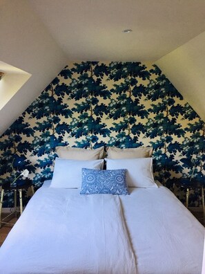 2 bedrooms, iron/ironing board, travel cot, free WiFi