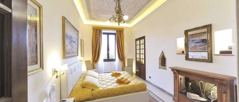 2 bedrooms, in-room safe, iron/ironing board, WiFi