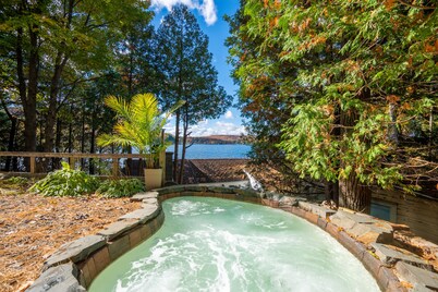 ORFORD LAKE COTTAGE / Waterfront con spa nórdico privado, Austin