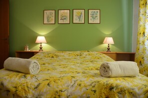 3 bedrooms, iron/ironing board, travel cot, free WiFi