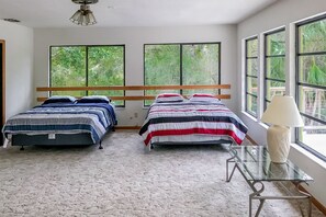 5 makuuhuonetta, silitysrauta/-lauta, Wi-Fi, vuodevaatteet