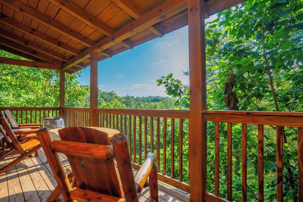 Property grounds - Naughty By Nature: Resort Pool, Games, Hot Tub, Top Amenities, minutes from downtown Gatlinburg! (Gatlinburg)