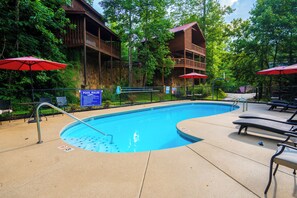 Pool - Naughty By Nature: Resort Pool, Games, Hot Tub, Top Amenities, minutes from downtown Gatlinburg! (Gatlinburg)
