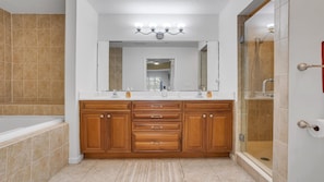 Ensemble douche/baignoire, serviettes fournies