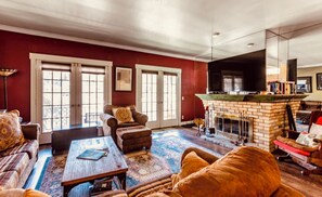 TV - Location, location, location convenient and cozy with great views of park city. (Park City)