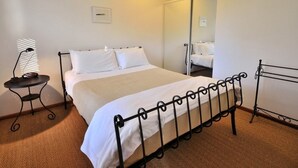 Room - Wings Barossa Bird & Bush Retreat (Mount Crawford)