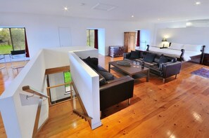 Living area - Wings Barossa Bird & Bush Retreat (Mount Crawford)