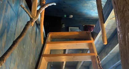 Treehouse Too - Cottonwood Cabins