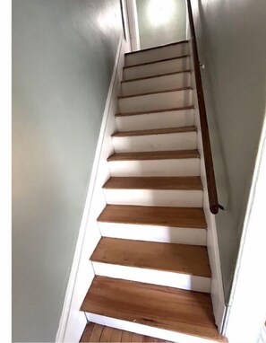 Interior - Beside The Tulip Tree - 3Bd Historic Home located in Waterfront District (Shelburne)