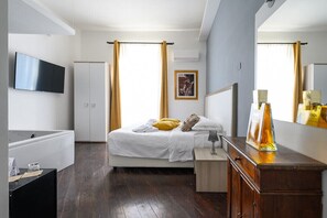 6 bedrooms, in-room safe, desk, iron/ironing board - Spell Vatican Suite (Roma)