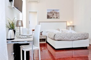 6 bedrooms, in-room safe, desk, iron/ironing board - Spell Vatican Suite (Roma)