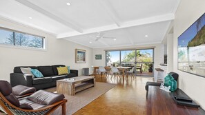 TV - Beaches at Culburra - pet friendly home (Culburra Beach)