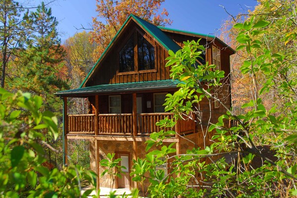 Exterior - Makin Waves: Indoor Pool, S/Secluded, Pet-Friendly, Games, Hot Tub, near all major attractions! (Gatlinburg)