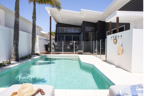 Fenne’s On Banzai- 4Bed designer beachside home