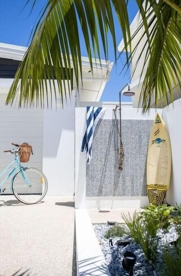 Property grounds - Fenne’s On Banzai (KINGSCLIFF)
