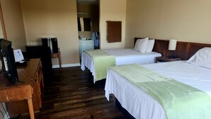 Pet friendly-Standard Single Room, 2 Double Beds, Non Smoking