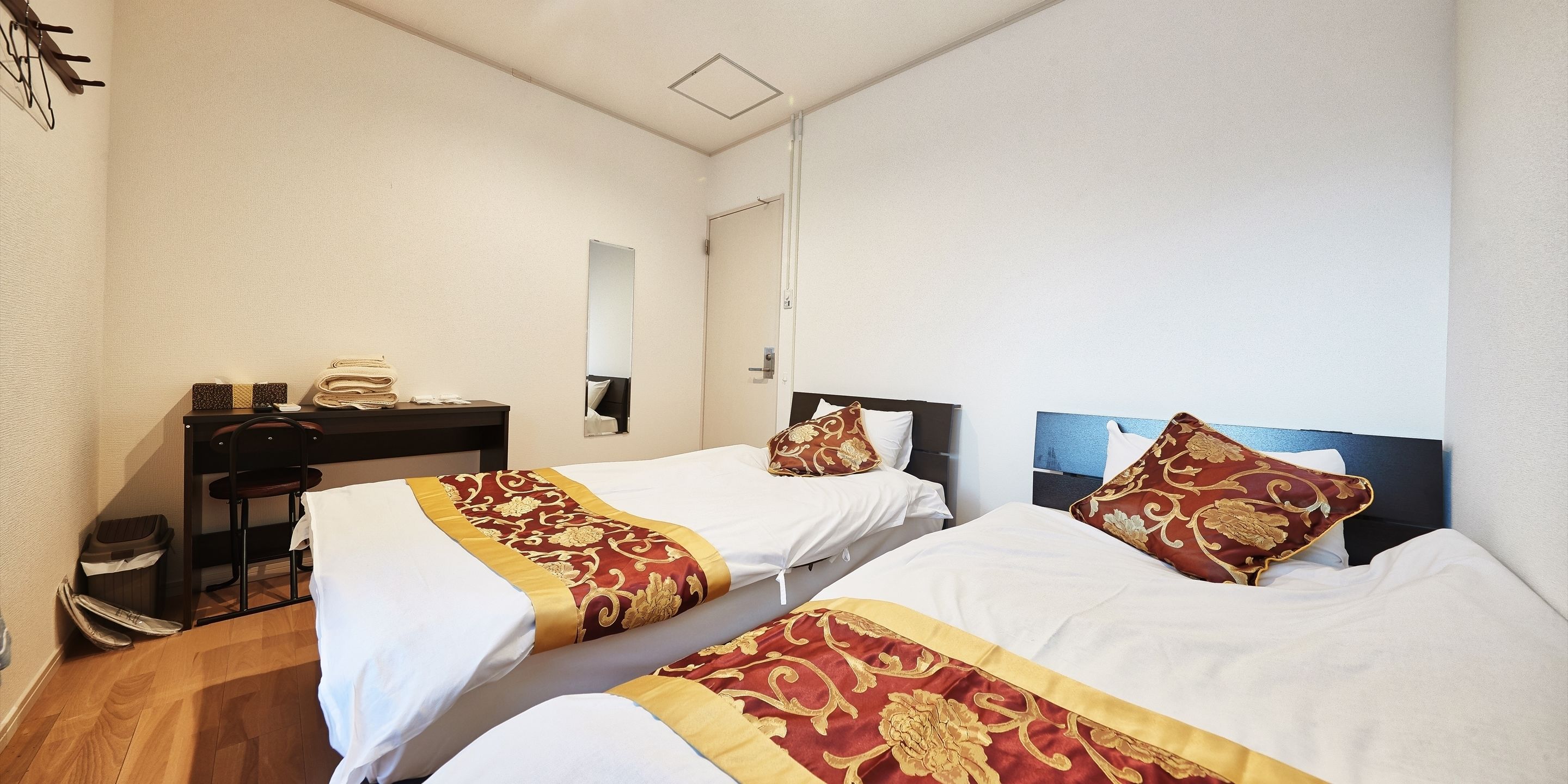 Group Room | Iron/ironing board, free WiFi, bed sheets