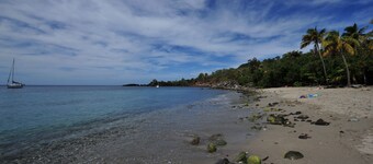 Une petite escapade parfaite excellente pour les familles et les amoureux directement sur la plage.