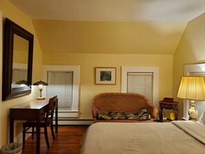 2 makuuhuonetta, työpöytä, ilmainen Wi-Fi, vuodevaatteet