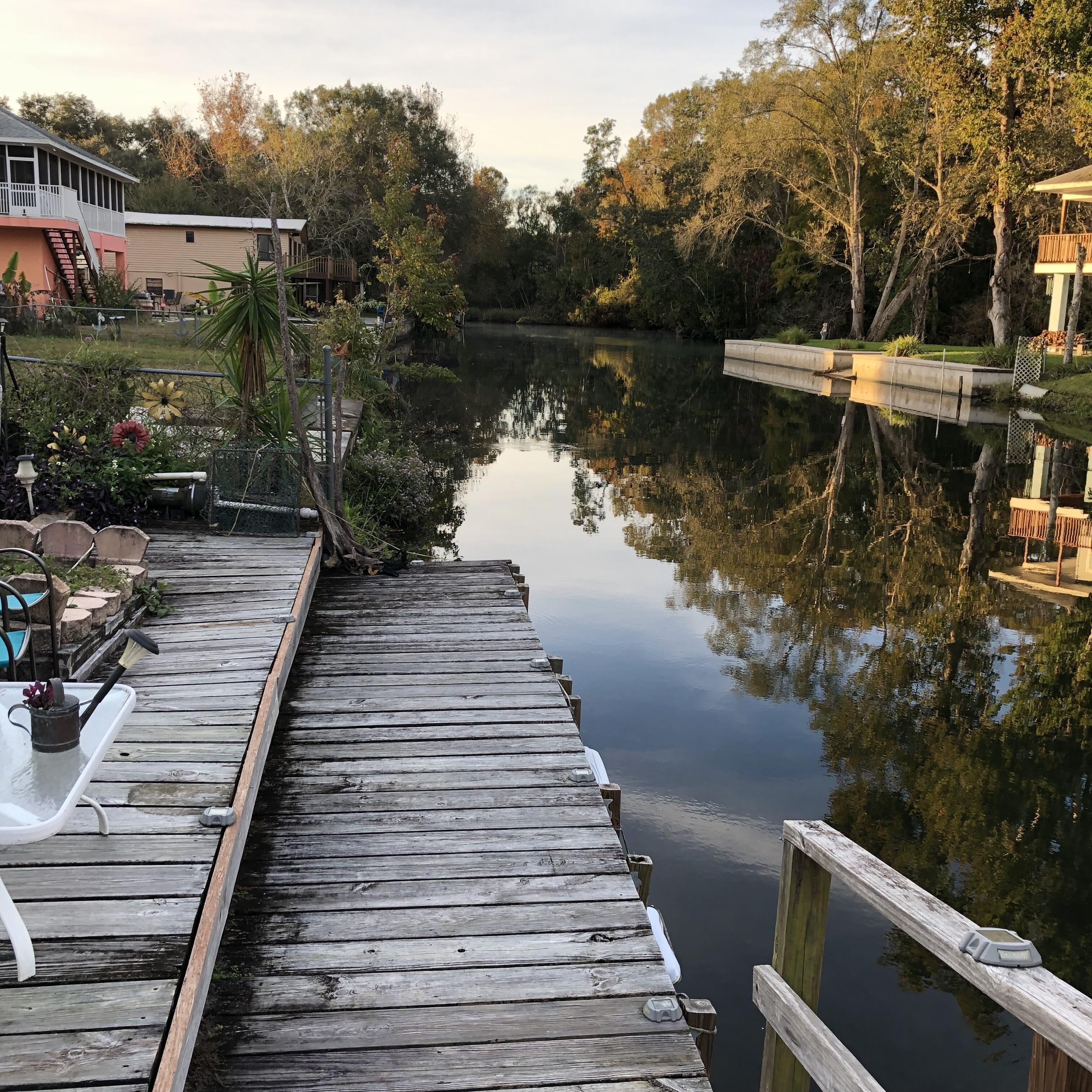 Your River Retreat...2 Bedrooms/2 Baths/Large Screen Porch On Water....Sleeps 6