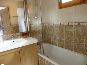 Badekar og hårføner