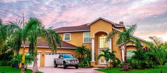 Spacious Luxurious 6BR Villa 3 King Masters 1 Queen, Pets Extended stay discount