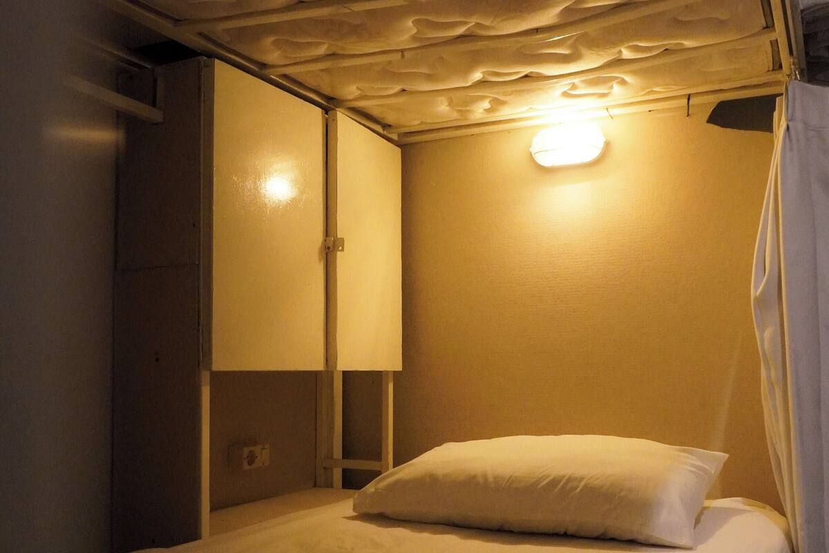 Shared Dormitory | 1 bedroom, in-room safe, desk, soundproofing