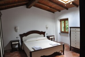 5 slaapkamers, een strijkplank/strijkijzer, wifi, beddengoed