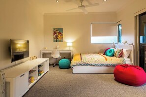 3 bedrooms, iron/ironing board, WiFi