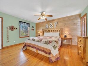 1 室のベッドルーム、WiFi (無料)、ベッドシーツ