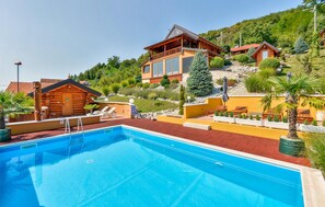 Outdoor pool - Stunning home in Novi Marof with sauna (Novi Marof)