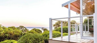 The White House—Tranquil Sea Views and Endless Fun