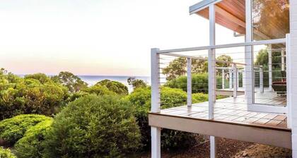 The White House—Tranquil Sea Views and Endless Fun