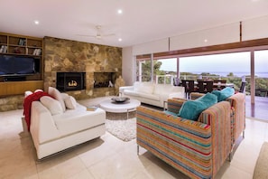 Fireplace, table tennis, stereo