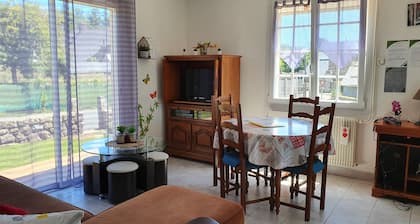 HOUSE TOURISM BETWEEN LAND AND SEA