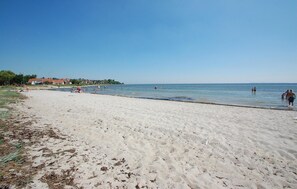 Playa en los alrededores y pesca 